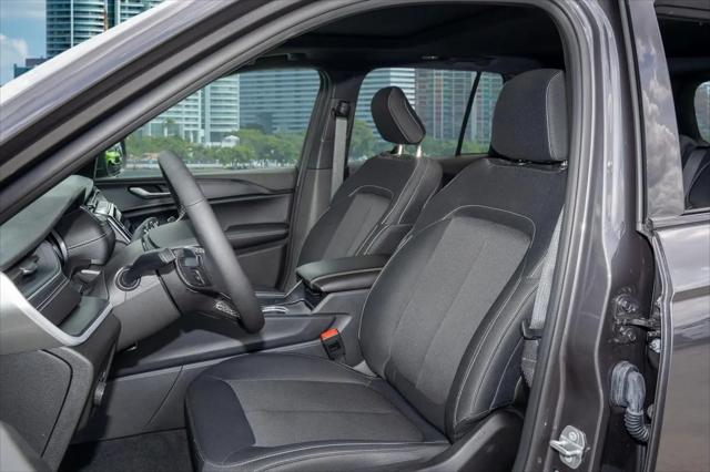 2025 Jeep Grand Cherokee Laredo X 4x2
