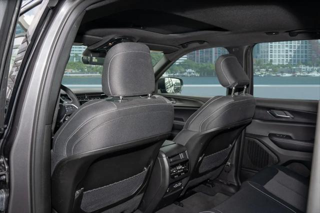 2025 Jeep Grand Cherokee Laredo X 4x2