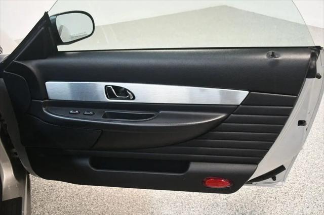 2004 Ford Thunderbird Deluxe