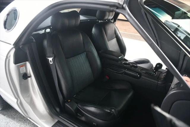 2004 Ford Thunderbird Deluxe