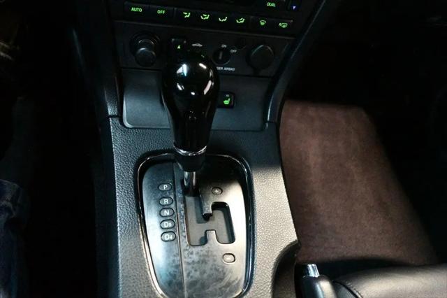2004 Ford Thunderbird Deluxe