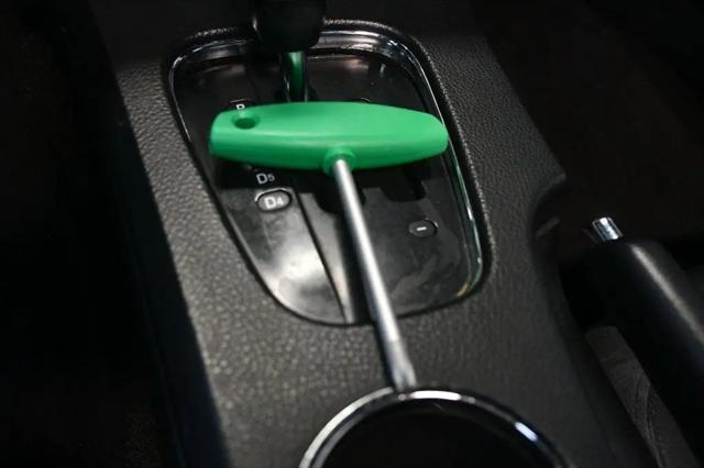 2004 Ford Thunderbird Deluxe