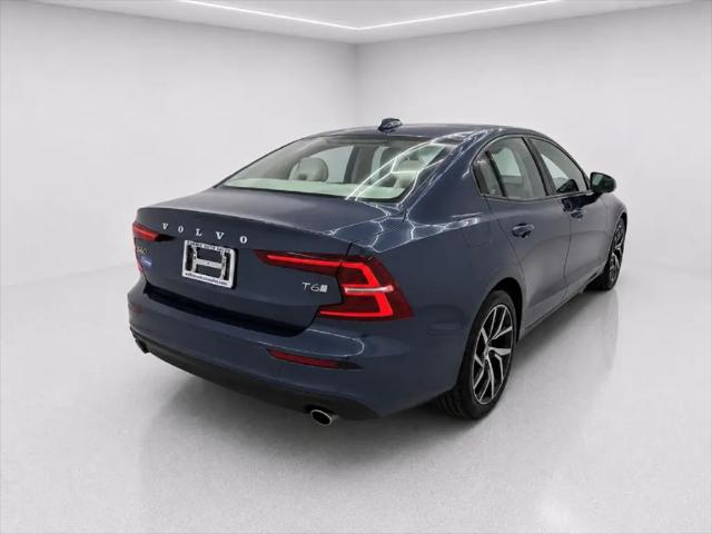 2020 Volvo S60 T6 Momentum