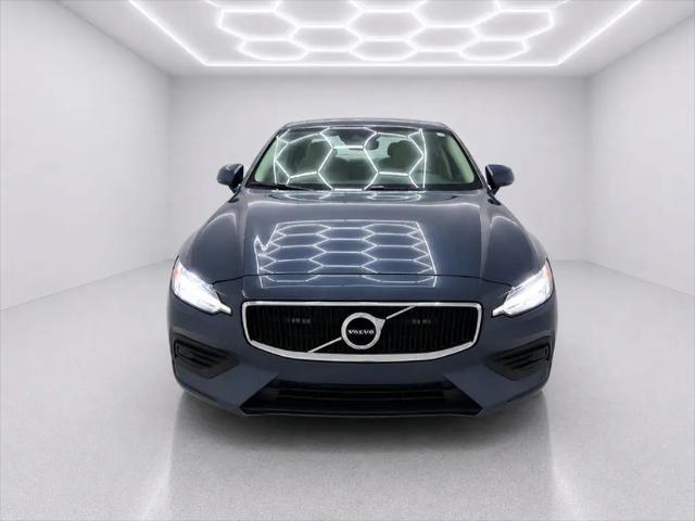 2020 Volvo S60 T6 Momentum