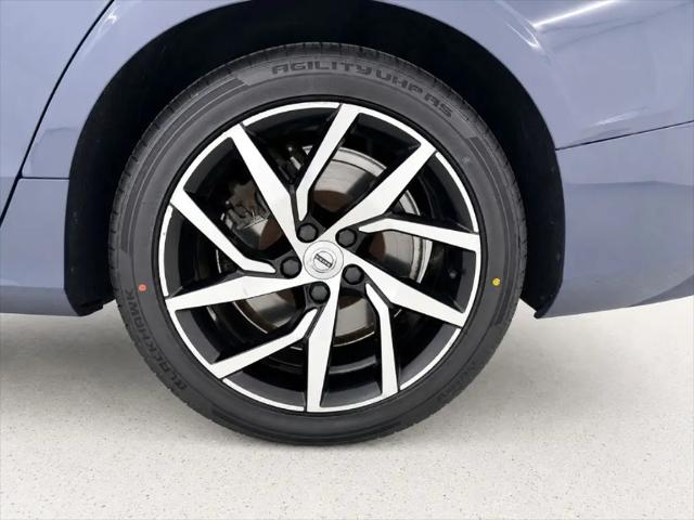 2020 Volvo S60 T6 Momentum