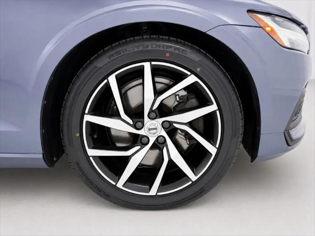 2020 Volvo S60 T6 Momentum