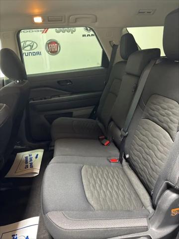 2025 Nissan Pathfinder SV 4WD