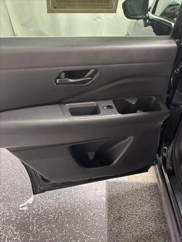 2025 Nissan Pathfinder SV 4WD