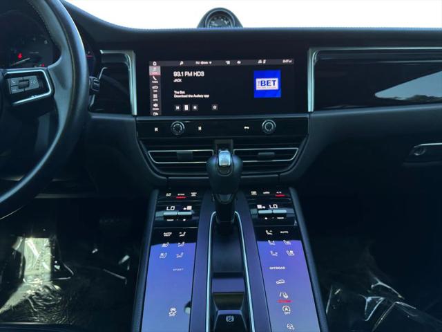2023 Porsche Macan T