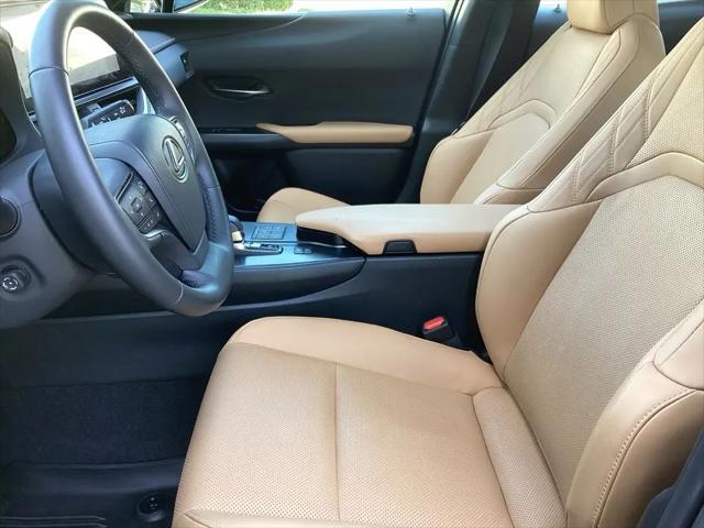 2025 Lexus 300 Premium