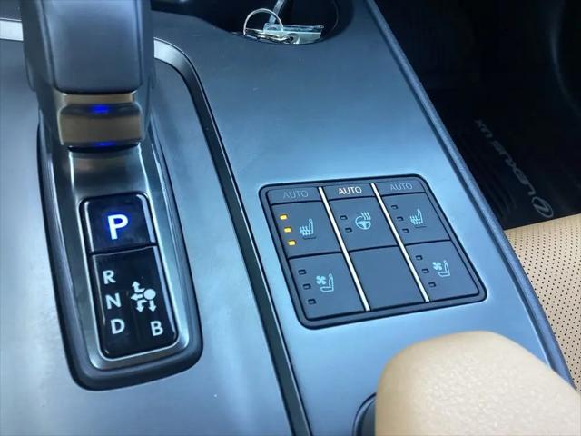 2025 Lexus 300 Premium