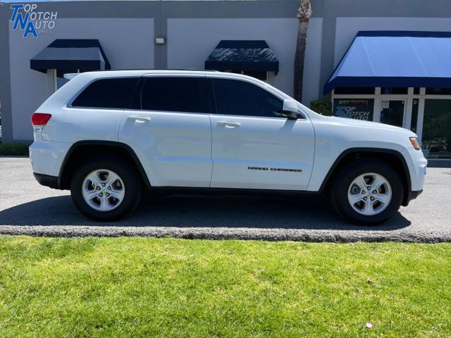 2017 Jeep Grand Cherokee Laredo 4x2