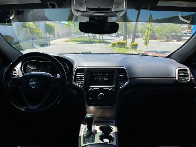 2017 Jeep Grand Cherokee Laredo 4x2