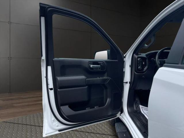 2022 Chevrolet Silverado 1500 4WD Crew Cab Standard Bed WT