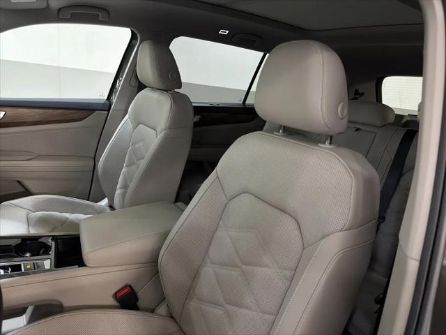 2026 Volkswagen Atlas SE with Technology