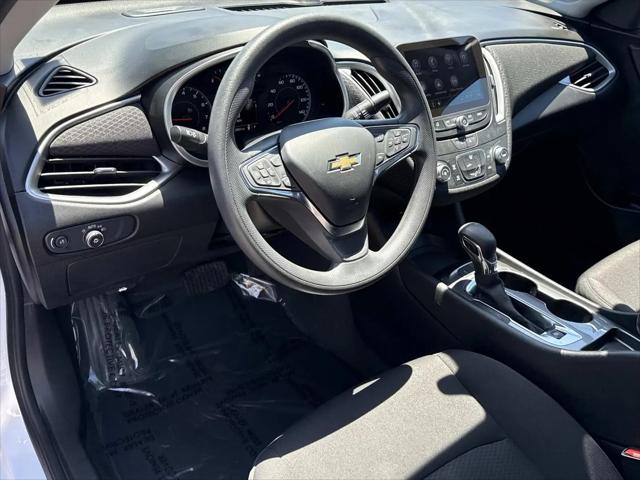 2024 Chevrolet Malibu FWD 1FL