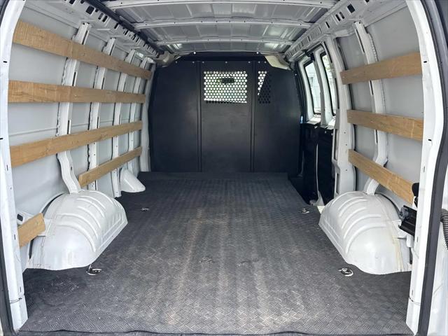 2024 GMC Savana Cargo RWD 2500 Regular Wheelbase Work Van