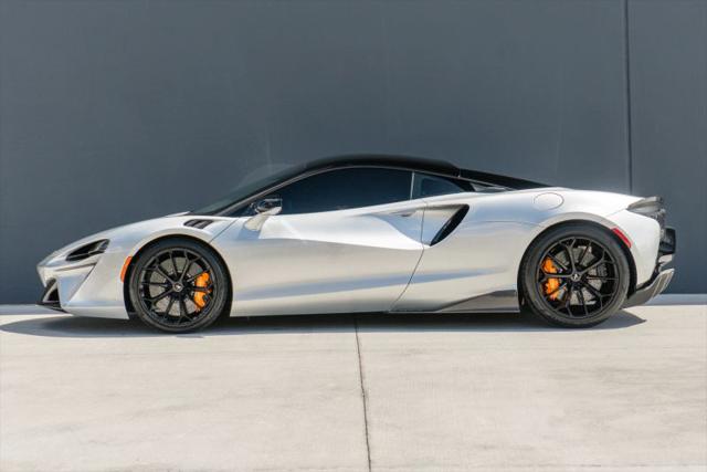 2023 McLaren Artura Performance