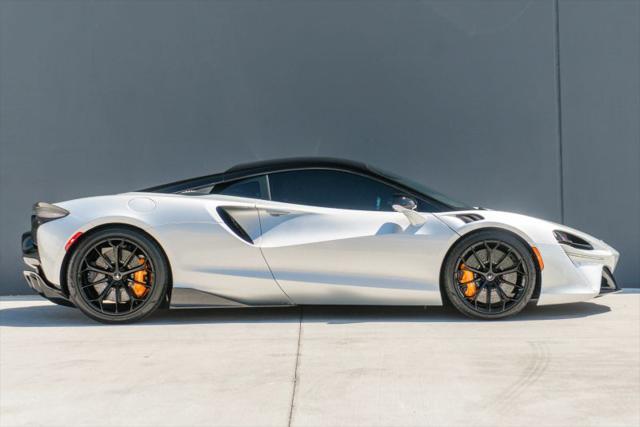 2023 McLaren Artura Performance
