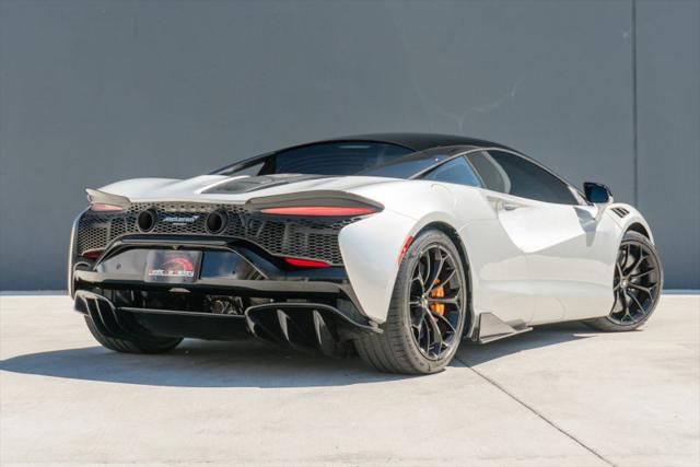 2023 McLaren Artura Performance