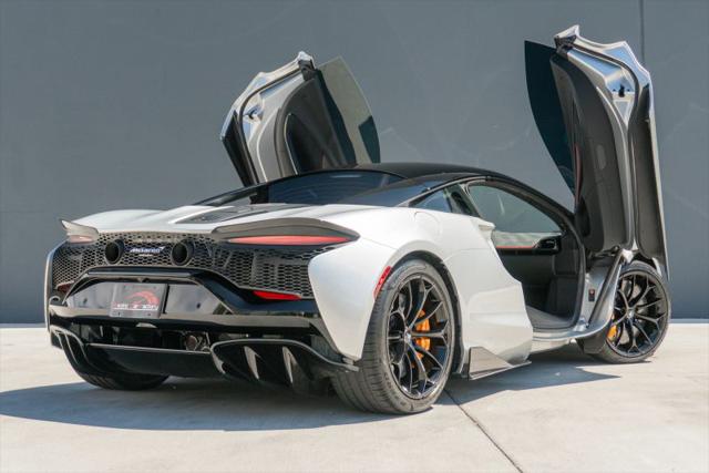 2023 McLaren Artura Performance