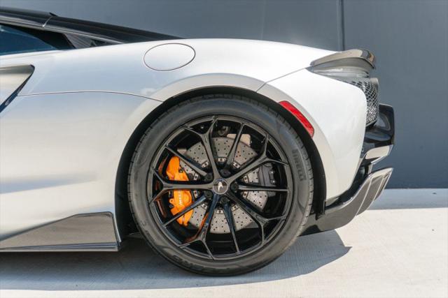 2023 McLaren Artura Performance