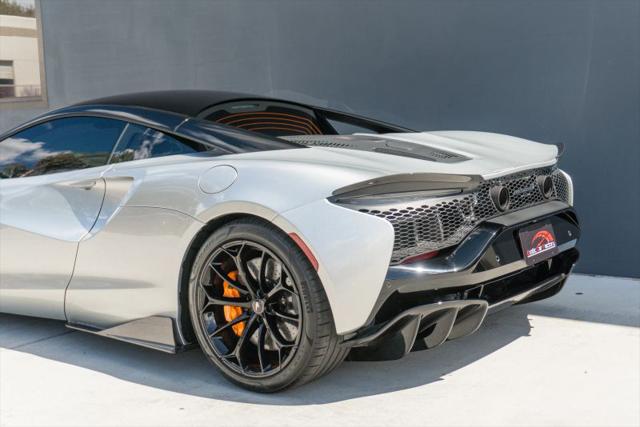 2023 McLaren Artura Performance