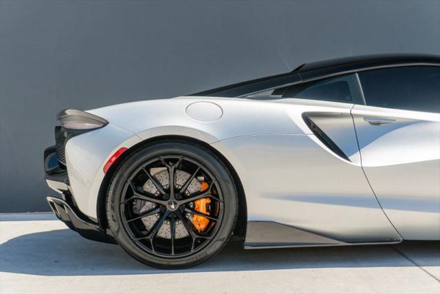 2023 McLaren Artura Performance