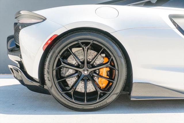 2023 McLaren Artura Performance