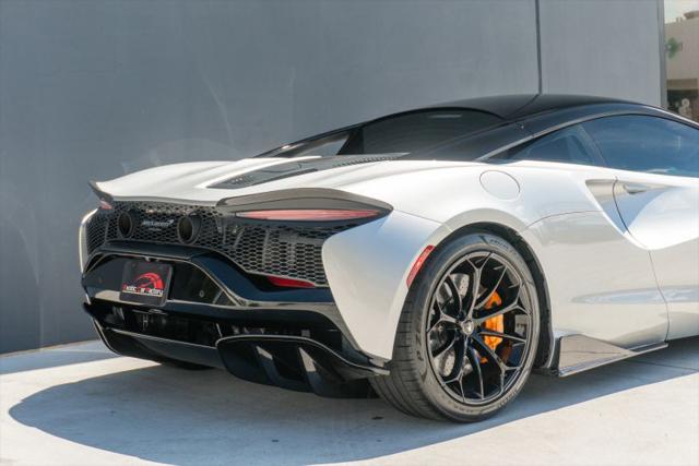 2023 McLaren Artura Performance