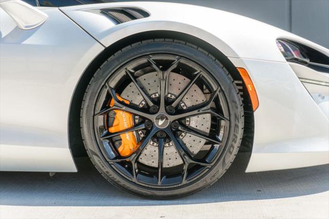 2023 McLaren Artura Performance