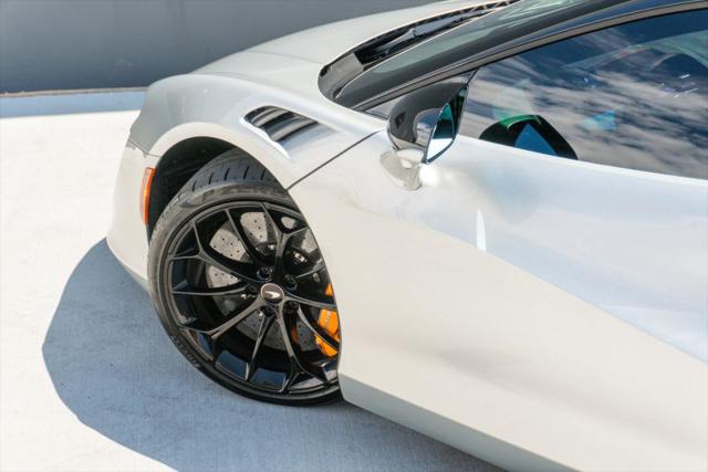 2023 McLaren Artura Performance