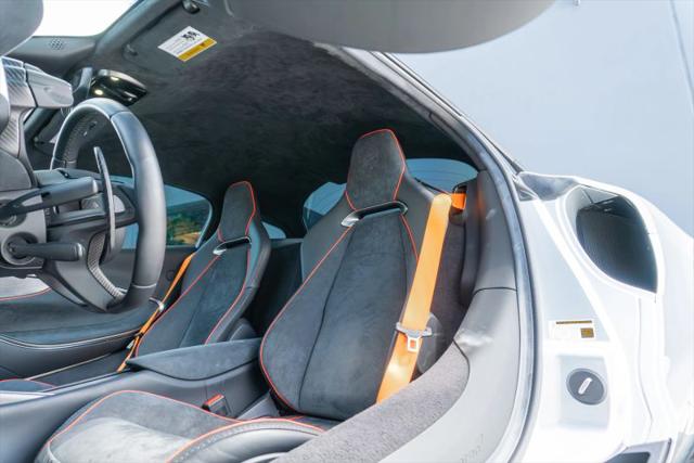 2023 McLaren Artura Performance