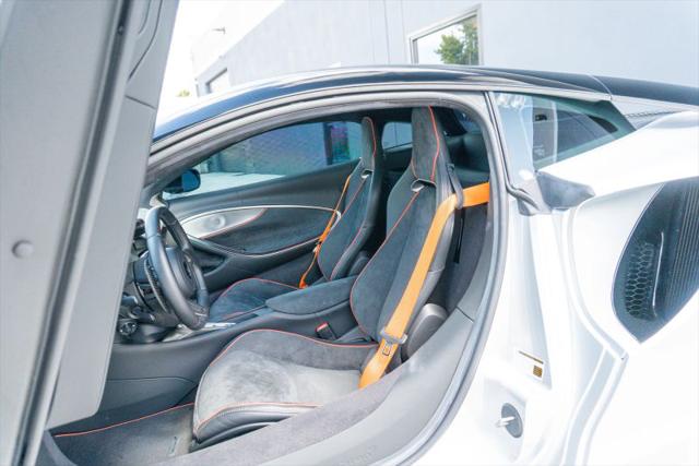 2023 McLaren Artura Performance