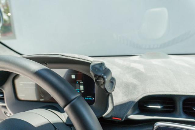 2023 McLaren Artura Performance