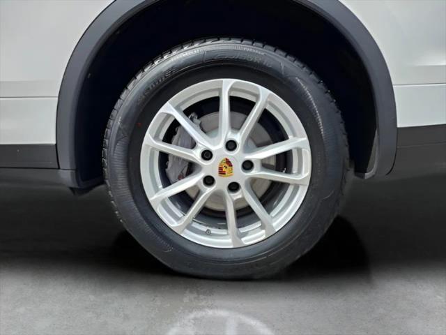 2016 Porsche Cayenne Base