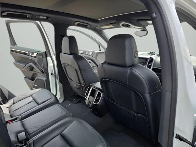 2016 Porsche Cayenne Base