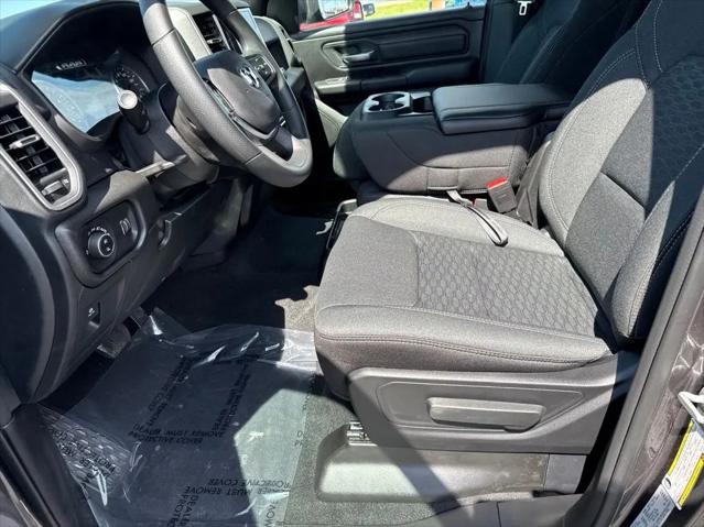 2026 Ram 1500 Warlock Crew Cab 4x4 5'7" Box