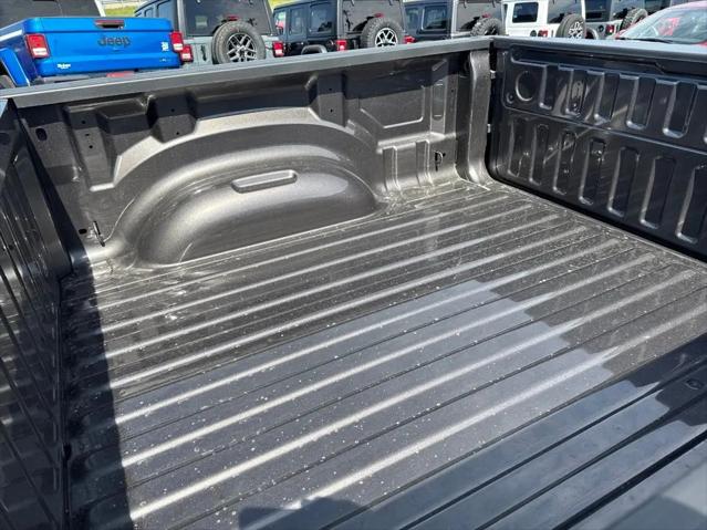 2026 Ram 1500 Warlock Crew Cab 4x4 5'7" Box