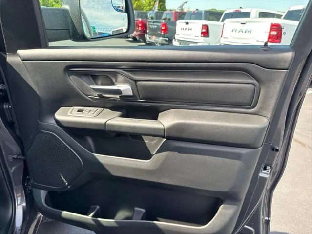 2026 Ram 1500 Warlock Crew Cab 4x4 5'7" Box