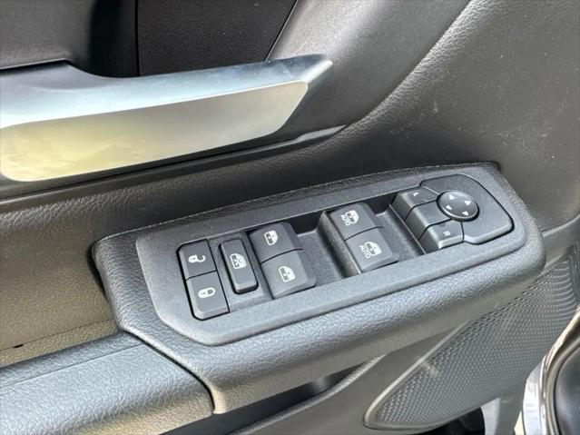 2026 Ram 1500 Warlock Crew Cab 4x4 5'7" Box