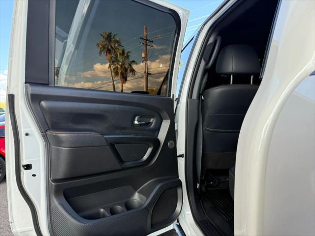 2022 Nissan Titan Crew Cab PRO-4X 4x4