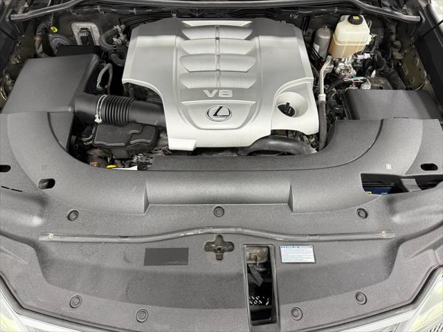 2019 Lexus LX 570 Three-Row