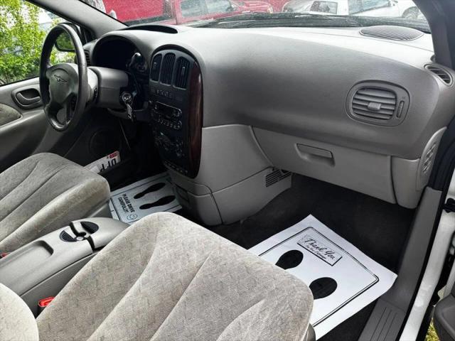 2001 Chrysler Town & Country LXi