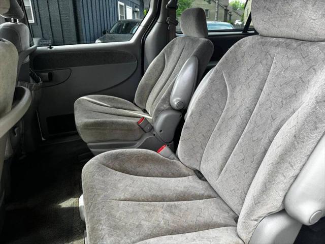 2001 Chrysler Town & Country LXi