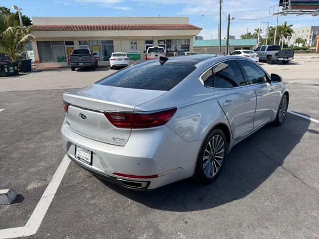 2017 Kia Cadenza Technology