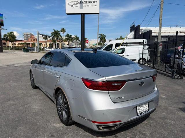 2017 Kia Cadenza Technology