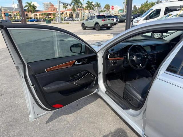 2017 Kia Cadenza Technology