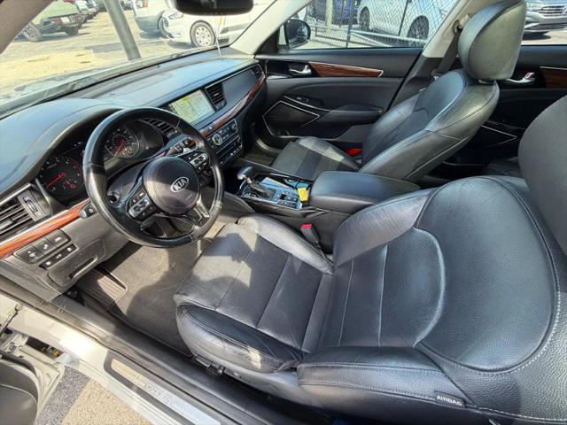 2017 Kia Cadenza Technology
