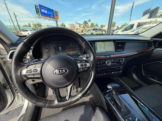 2017 Kia Cadenza Technology